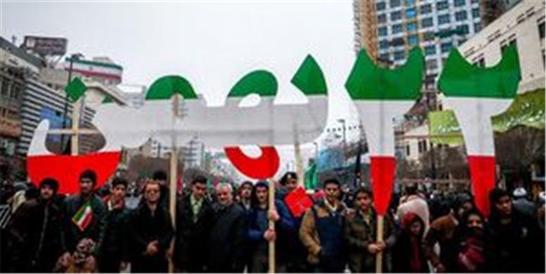 آغاز جشن ۴۵ سالگی پیروزی انقلاب اسلامی در تهران +تصاویر