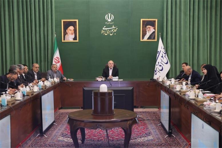 قالیباف در جمع معلمان نمونه: آموزش و پرورش و رتبه‌بندی باید اصلاح شود