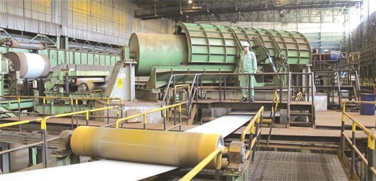 شكسته‌شدن ركورد بازده كمّی و كیفی محصول در خط تاندم مداوم فولاد مباركه