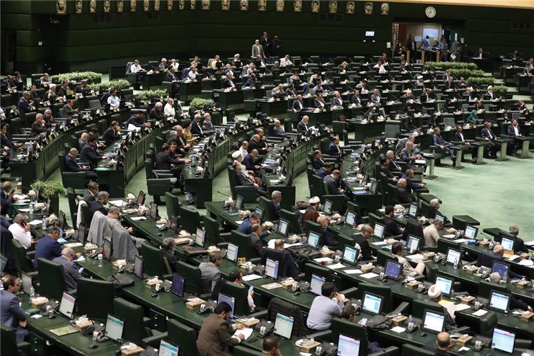 جلسه امروز مجلس با حضور وزیر بهداشت/دفاع رسایی از اینترنت آزاد