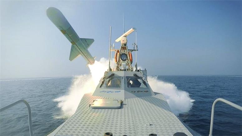 نگاهی به تنوع سبد ضربتی نیروی دریایی سپاه با دو موشک جدید