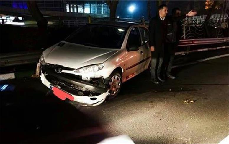یک تصادف زنجیره‌ای در بزرگراه نیایش تهران/ ۲ آقا و یک خانم دچار مصدومیت شدند