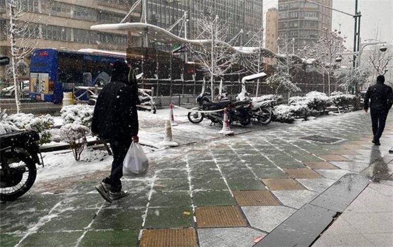 بارش سنگین برف: ادارات و مدارس شهرهای گیلان تعطیل شد