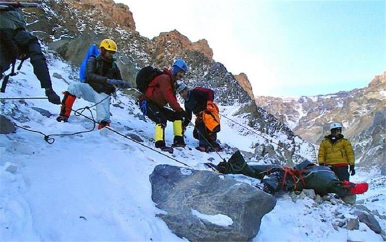 جسد کوهنورد مفقود در ارتفاعات «پراو» پیدا شد