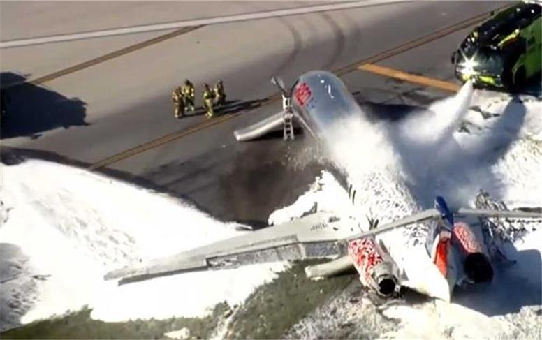یک هواپیمای مسافربری با ۱۲۶ سرنشین در آمریکا آتش گرفت + جزئیات