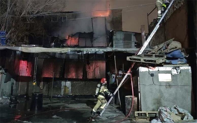 جزئیات حادثه آتش سوزی در خیابان خیام تهران