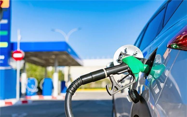 شایعات بسیار حول و حوشِ «سهمیه بنزین»/ کارشناسان: ناترازی معضلی جدی‌ست
