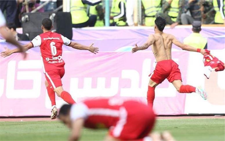 پرسپولیس با گلزن دربی قرارداد ۳۰ میلیارد تومانی می‌بندد!