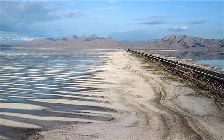 آیا دریاچه ارومیه تا پایان سال خشک می‌شود؟
