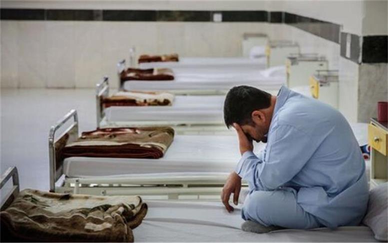 ماهی دو میلیون داروهای یک جانباز اعصاب و روان است/ یارانه‌ام را قطع کردند! / از فرق سر تا انگشتان پا درد می‌کشم…