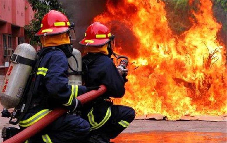 جزئیات آتش سوزی در پالایشگاه اصفهان