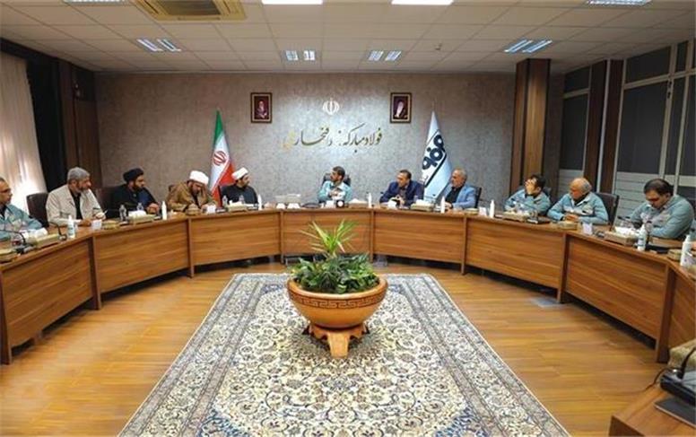 اراده و همت مردان پولادین فولاد مباركه انقلاب و نظام اسلامی را به فراز قله‌ها رهنمون ساخته است