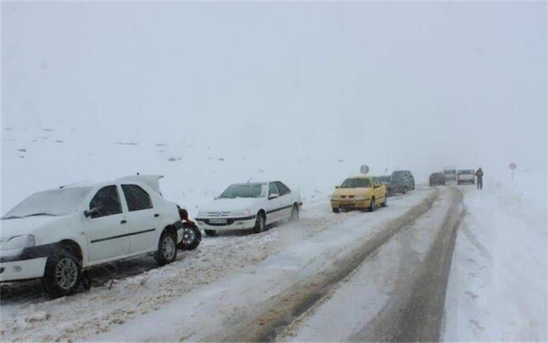 بارندگی در محورهای مواصلاتی ۱۲ استان کشور