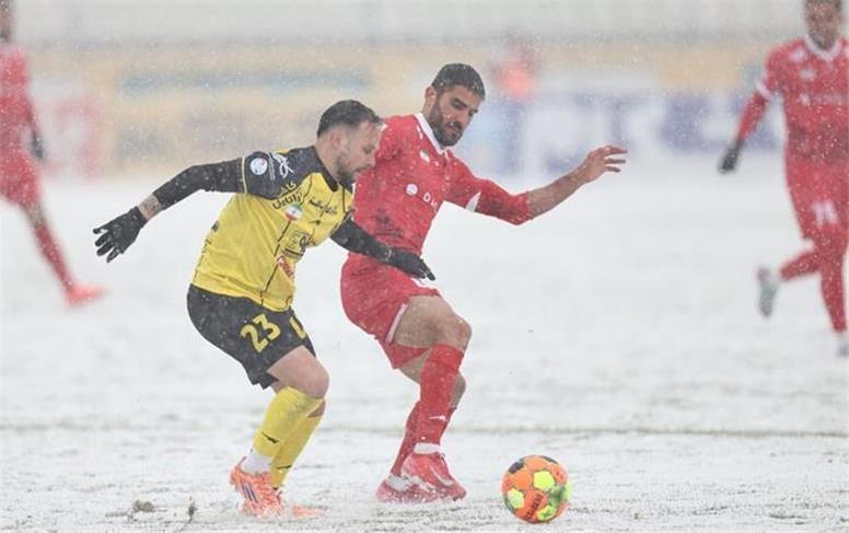 پرسپولیس از برف هم امتیاز ساخت/ صدرنشینی حق این تیم است اما راه قهرمانی سخت است