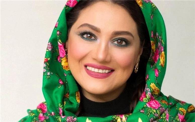 شبنم مقدمی با استایل سنتی در آرامگاه سعدی