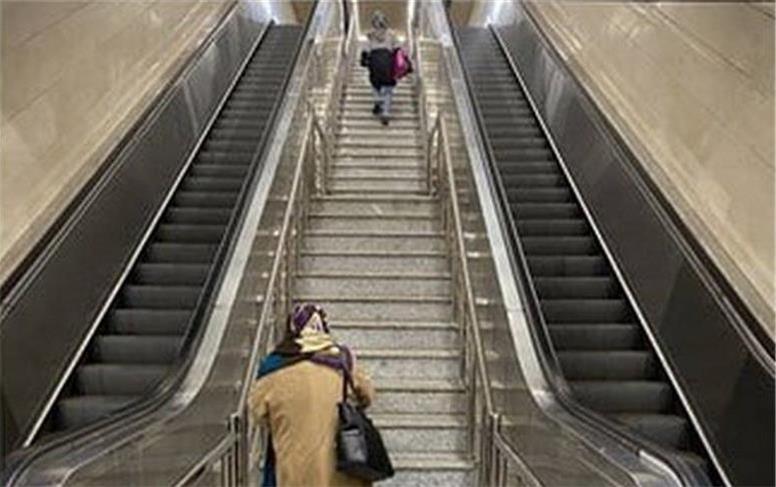 پله برقی‌ها در پل‌های مکانیزه پایتخت ترمیم می‌شوند