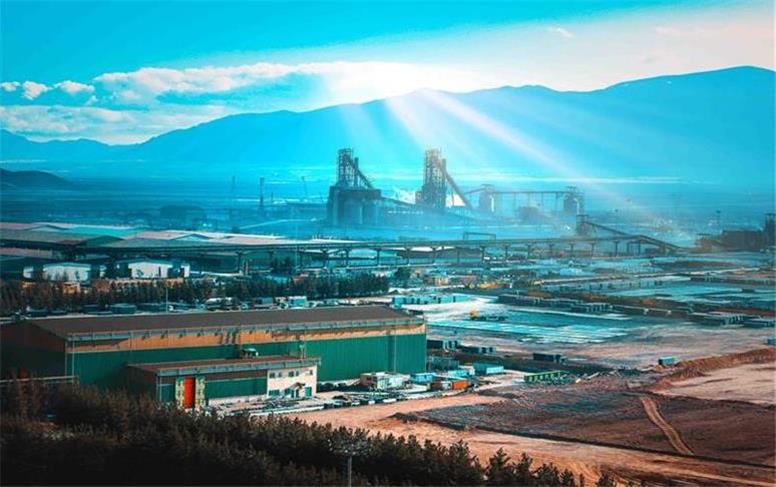 فرصت سازی از دل محدودیت ها به جای عقب نشینی