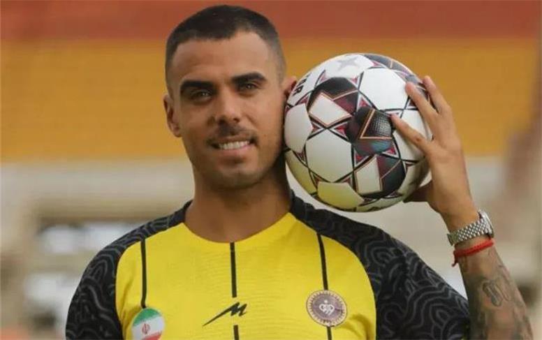 خرید جنجالی در اصفهان؛ ریکاردو آلوز سپاهانی شد