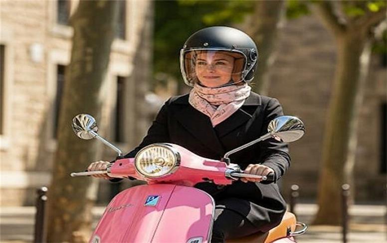 آیا گواهینامه موتورسیکلت برای بانوان صادر می‌شود؟