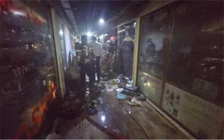 جزئیات آتش‌سوزی ساختمانی ۱۲ طبقه در خیابان جمهوری