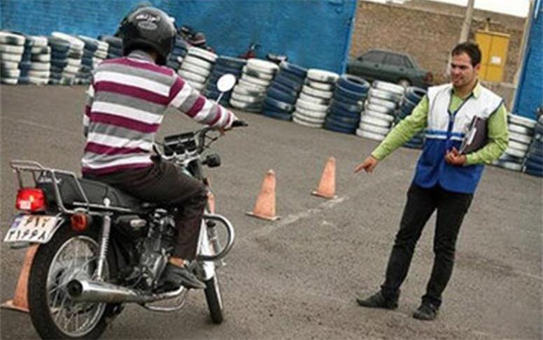 سن دریافت گواهینامه موتورسیکلت تغییر کرد؟