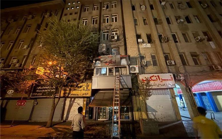 آتش سوزی در یک مغازه و مهمانسرا در خیابان سعدی +تصاویر
