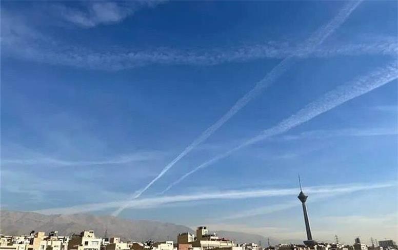 ماجرای ابرهای خطی در آسمان تهران چیست؟