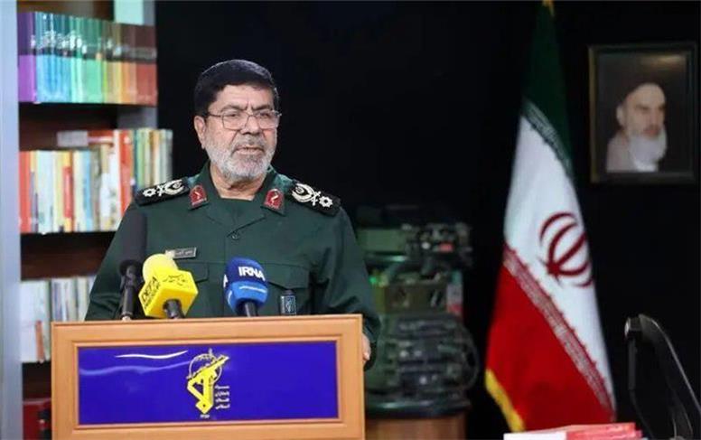 در وصیت‌نامه شهید باکری جز عشق به اسلام و ایران دیده نمی‌شود