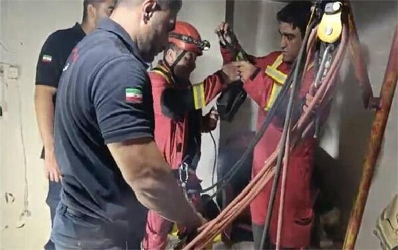 سقوط پدر و پسر از ارتفاع ۸ متری ساختمان در حال ساخت