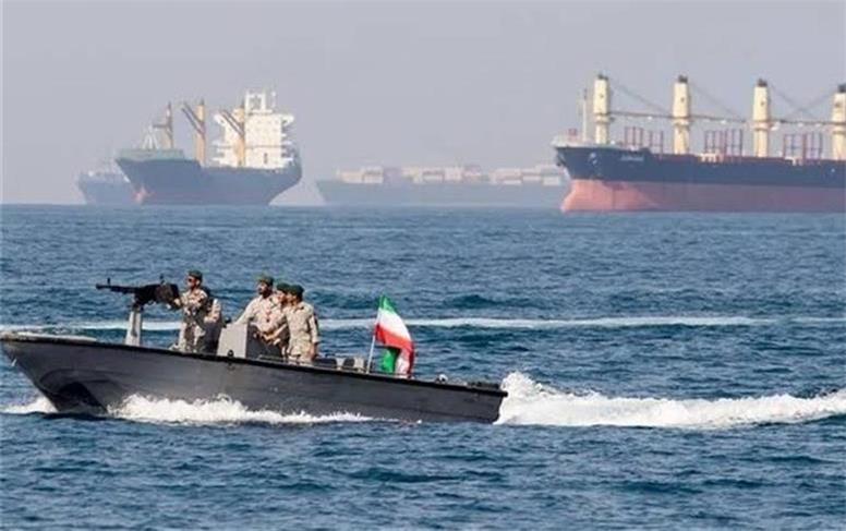 منبع آگاه: تفاهم تهران و مسقط به معنای بازگشایی تنگه هرمز نیست