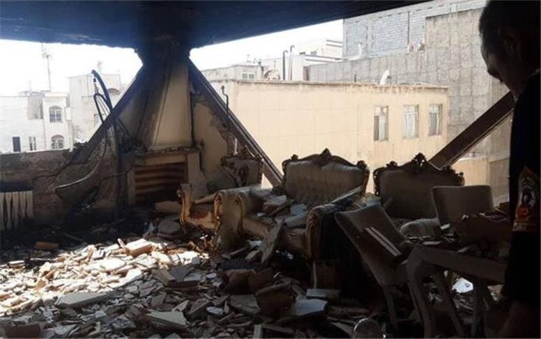 انفجار و آتش‌سوزی ساختمان مسکونی ۴ طبقه در خیابان آیت/ حادثه تلفات جانی و مصدومیت نداشت/ عکس