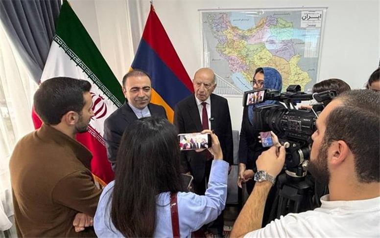 سفیر ایران: حضور نیروهای آمریکا در مجاورت مرزهای کشور را نمی‌پذیریم