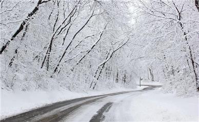 «برف و کولاک» و «باد و باران» در راه/ کدام جاده‌های کشور برفی است؟
