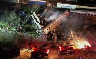 برخورد مرگبار دو قطار در یونان