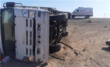 سه کشته در واژگونی کامیون در جاده داراب - سیرجان