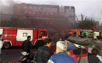 یک کشته و ده‌ها نجات یافته در پی حریق یک ساختمان در مجیدیه تهران