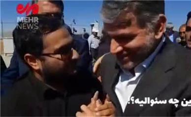 وزیر جهاد میکروفن خبرنگار را له کرد+فیلم