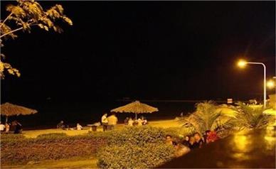 تصاویری از ساحل مرجان کیش در شب