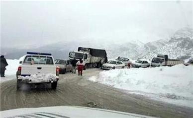 فوری: برف و باران ۷ جاده کشور را مسدود کرد