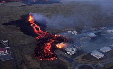 فوران آتشفشان در ایسلند و احتمالی فروپاشی یک شهر