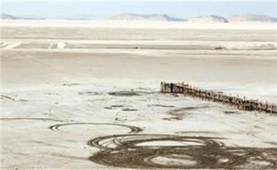 تصاویر اخیر دریاچه ارومیه کار بارندگی است نه اقدامات مسئولان