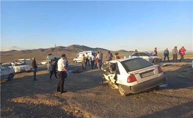 سانحه رانندگی در استان مرکزی ۲ کشته و ۱۱ مصدوم برجا گذاشت