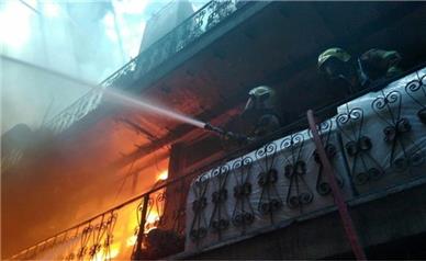مهار آتش‌ در بازار سید ولی تهران ادامه دارد