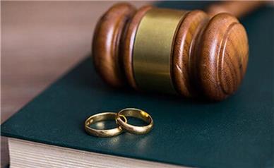 آماری عجیب: به ازای هر دو ازدواج یک طلاق!