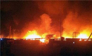 بازار بزرگ مکزیک به آتش کشیده شد/ ۹ نفر جان باختند
