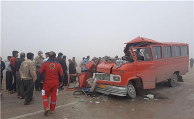 یک کشته و ۱۳ زخمی در تصادف سه خودرو در استان یزد