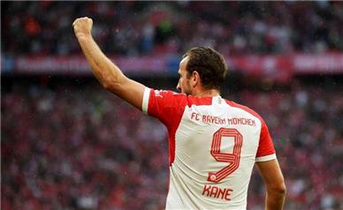 بایرن مونیخ 3 - آگزبورگ یک؛ پیروزی آسان باواریایی ها در خانه