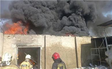 مهارِ بدون تلفاتِ آتش سوزی کارگاه تولید مواد شیمیایی در ساوه