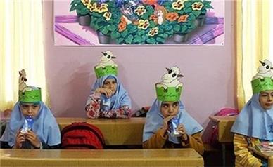 توزیع شیر در مدارس شهر تهران در روزهای یکشنبه و چهارشنبه