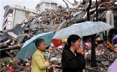 زلزله در چین تاکنون جان 116 نفر را گرفته/ آب و برق قطع است